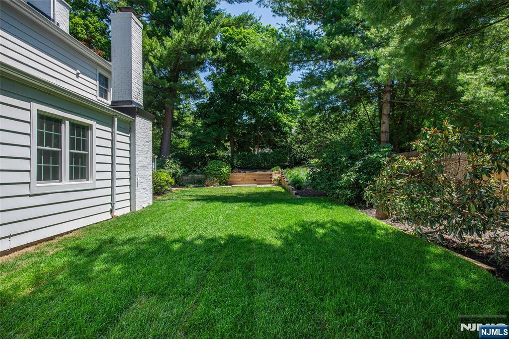 25 West Road — photo 42