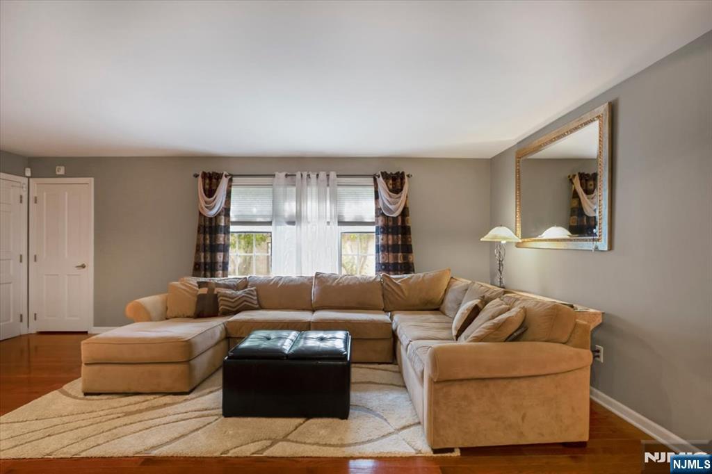 Listing Photo 5 - Condo for sale in building located at 124 Fls Brg Dr, Totowa, NJ 07512 - Unit #629