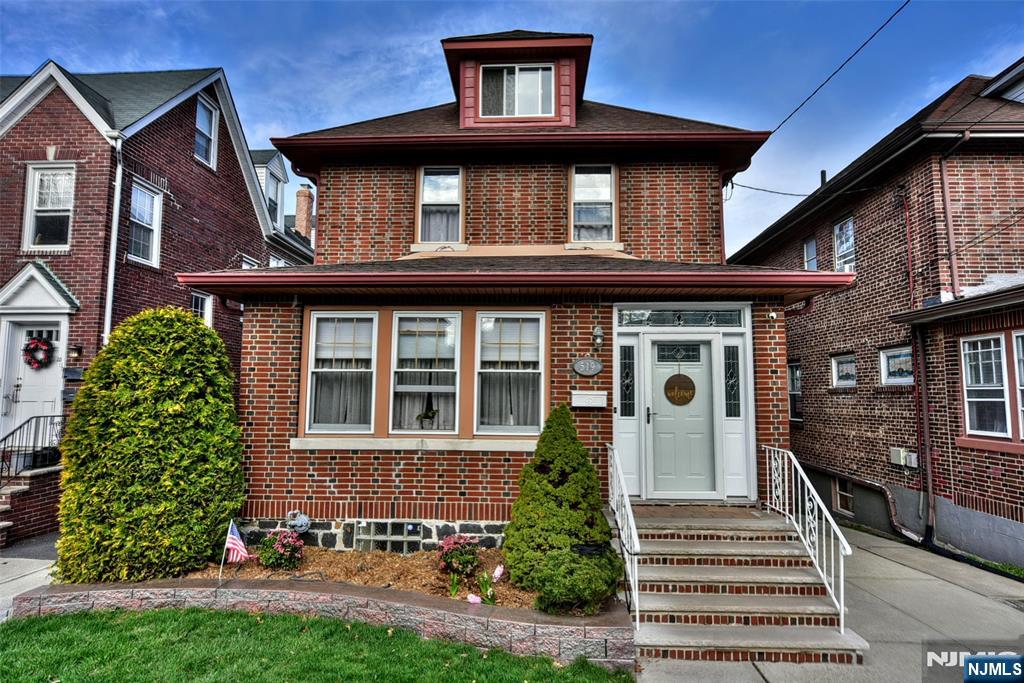 519 Saint Pauls Avenue - Photo 2