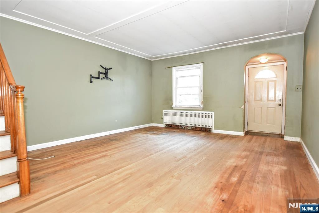 Photo 4 of House for sale at 25 Stanley Ct, North Haledon, NJ 07508 | MLS# 26034401 | Listing updated on 2026-09-19