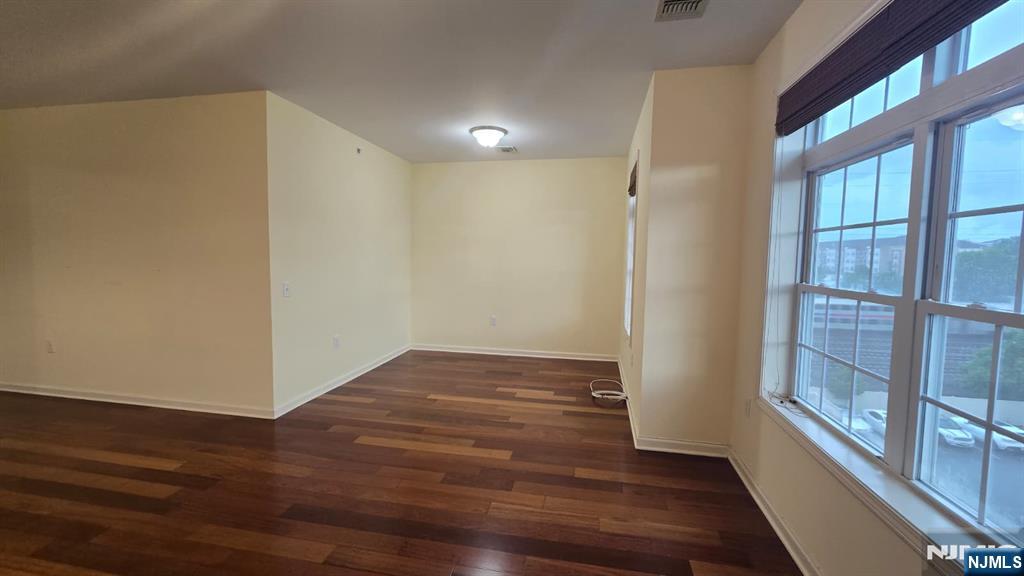 104 Elizabeth Avenue 409 - Photo 4