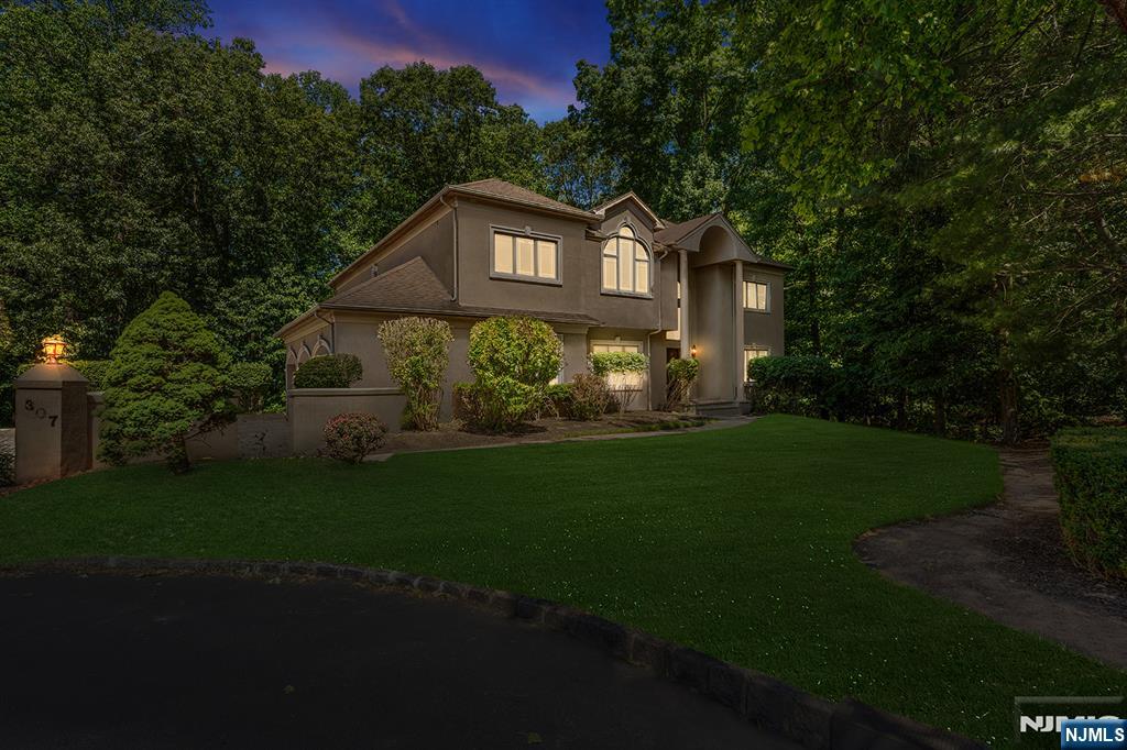 307 Daffodil Drive - Photo 2