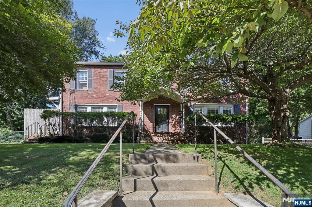 166 Crescent Avenue - Photo 2