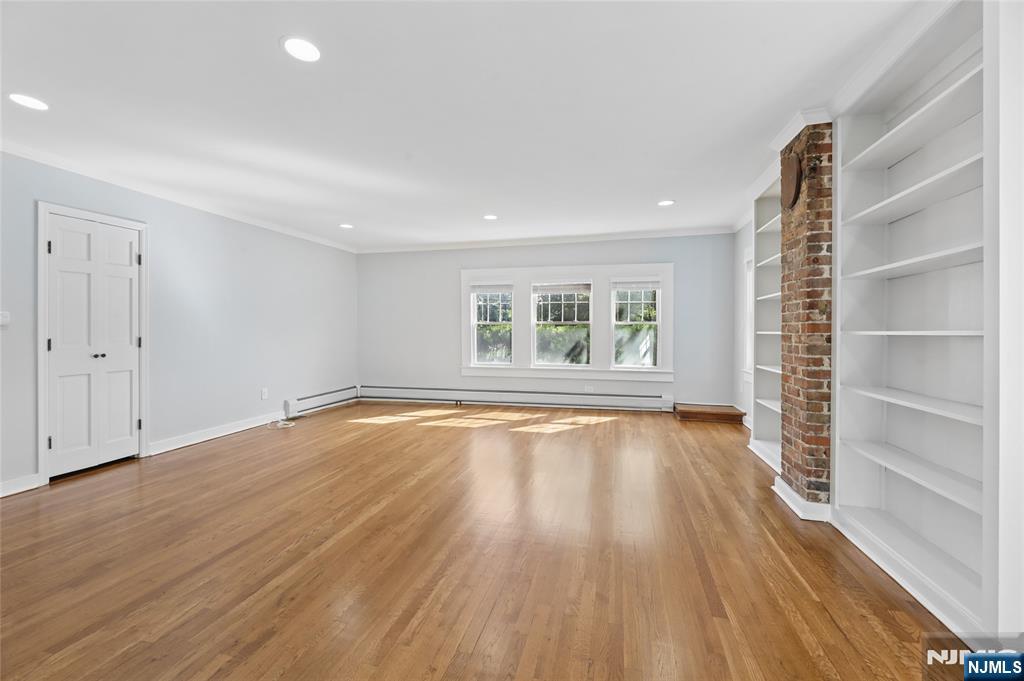 166 Crescent Avenue - Photo 4