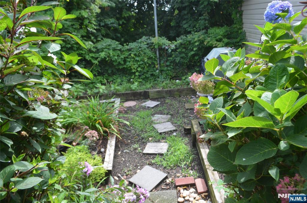 Photo 4 of Single family home for sale at 128 Hillside Ter, Irvington, NJ 07111 | MLS# 26034440 | Listing updated on 2026-09-17