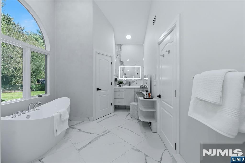 471 Homans Avenue — photo 21