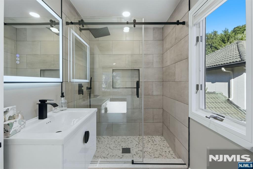 471 Homans Avenue — photo 30