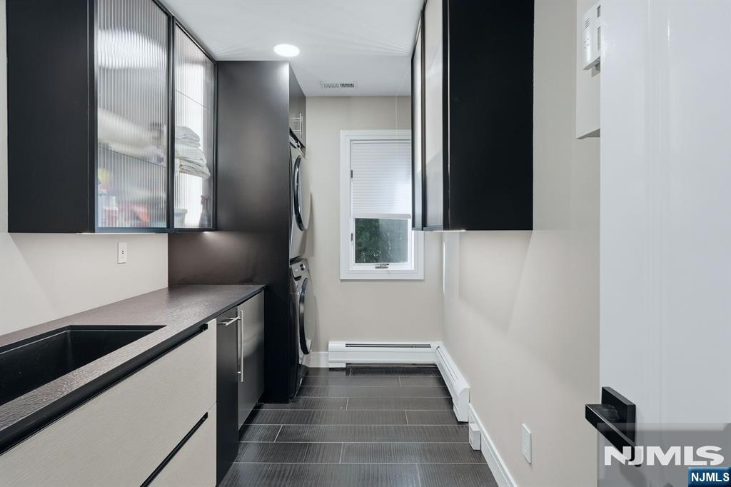 471 Homans Avenue — photo 32