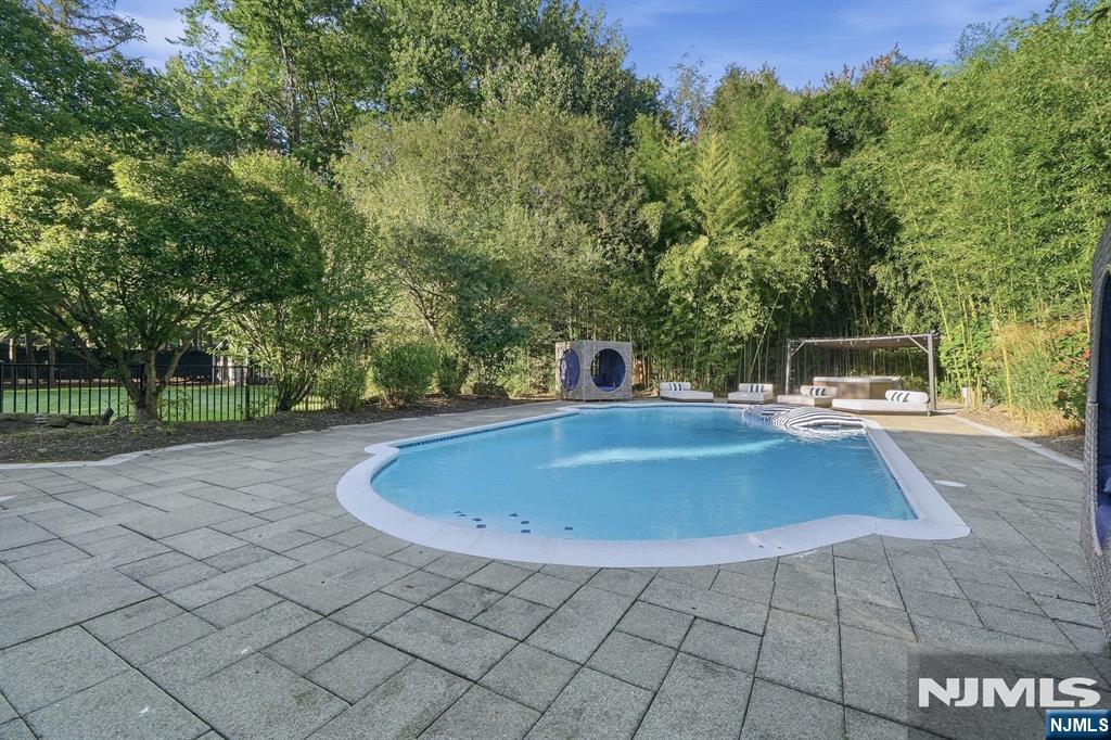 471 Homans Avenue — photo 45