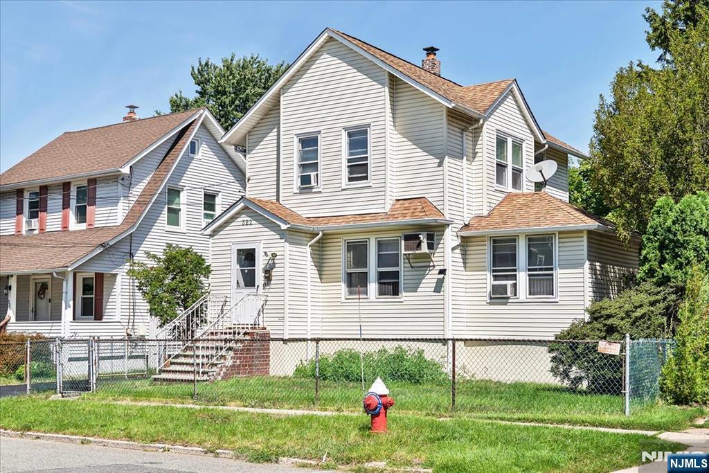 322 Kaplan Avenue - Photo 2