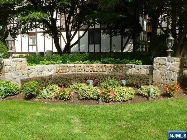 917 Thoreau Court - Photo 1