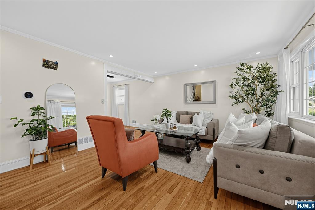 Photo 3 of Single family home for sale at 193 Mcfarlane Rd, Woodbridge, NJ 07067 | MLS# 26034487 | Listing updated on 2026-10-04