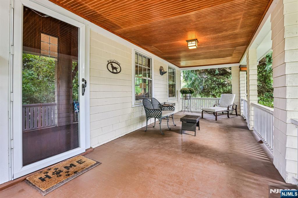 419 Hollywood Avenue - Photo 3