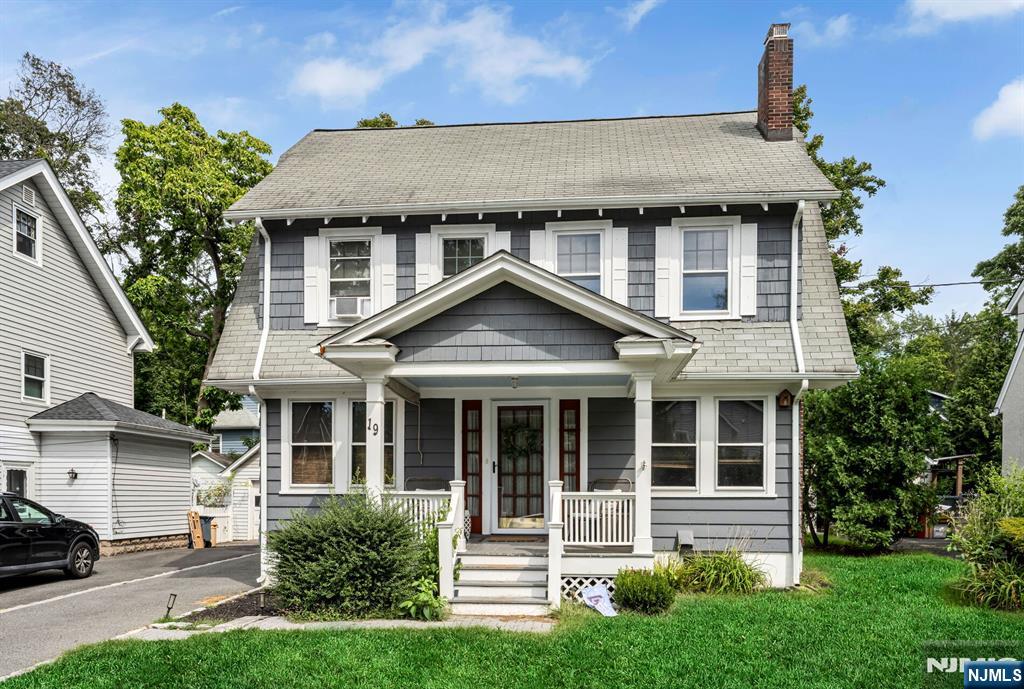 19 Christopher Place - Photo 2