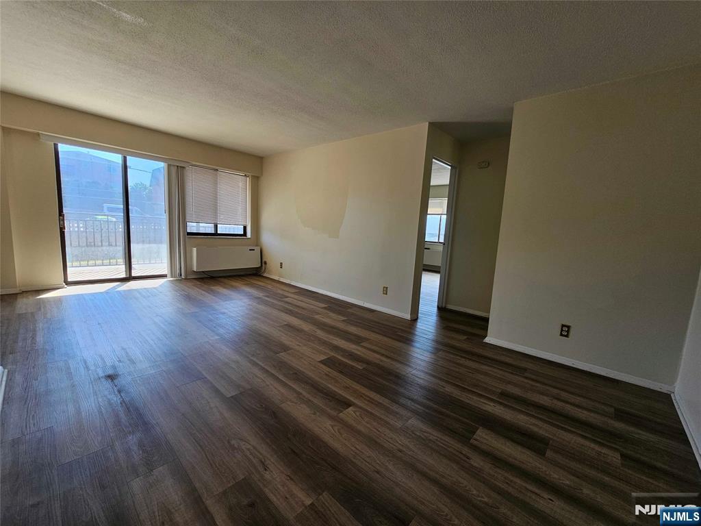 233 12th Street 1J - Photo 4