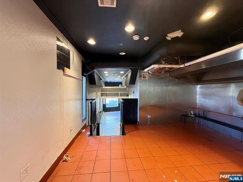 534 Kearny Avenue STORE RIGHT - Photo 4