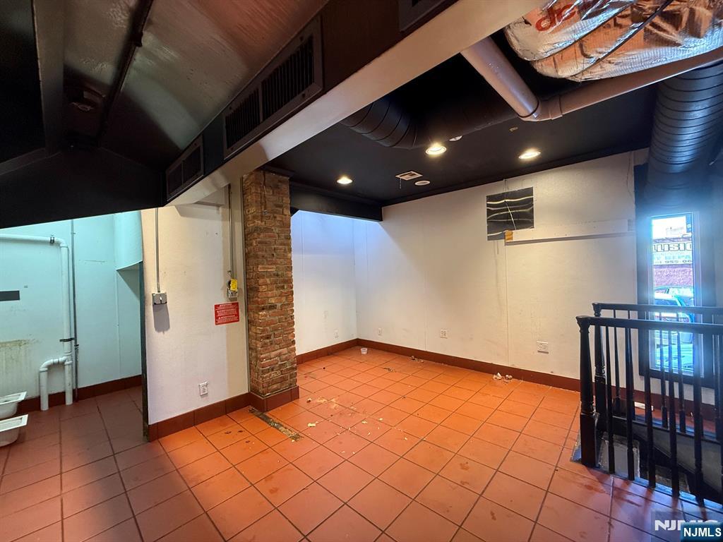 534 Kearny Avenue STORE RIGHT - Photo 5