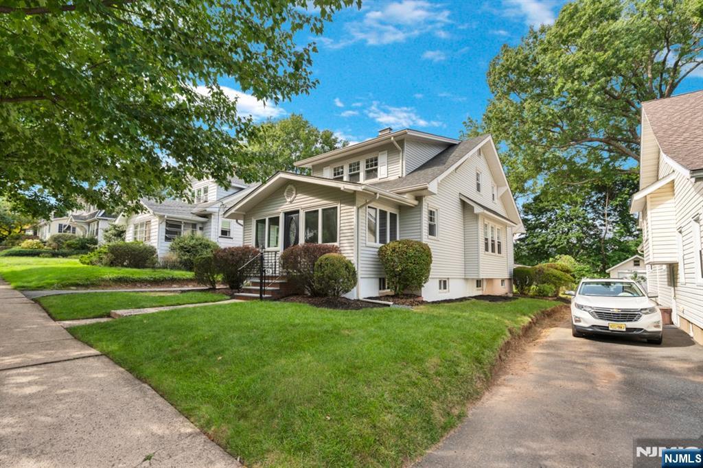 Photo 2 of Single family home for sale at 51 Sunset Ave, Bloomfield, NJ 07003 | MLS# 26034523 | Listing updated on 2026-09-20