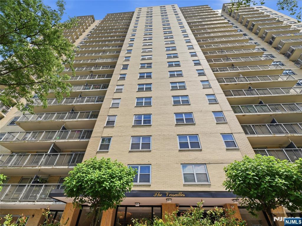 6600 Boulevard E 19H - Photo 1