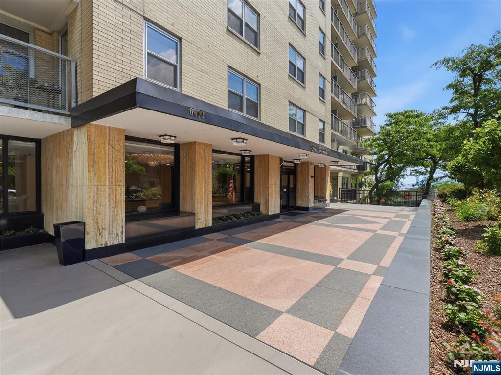 6600 Boulevard E 19H - Photo 2
