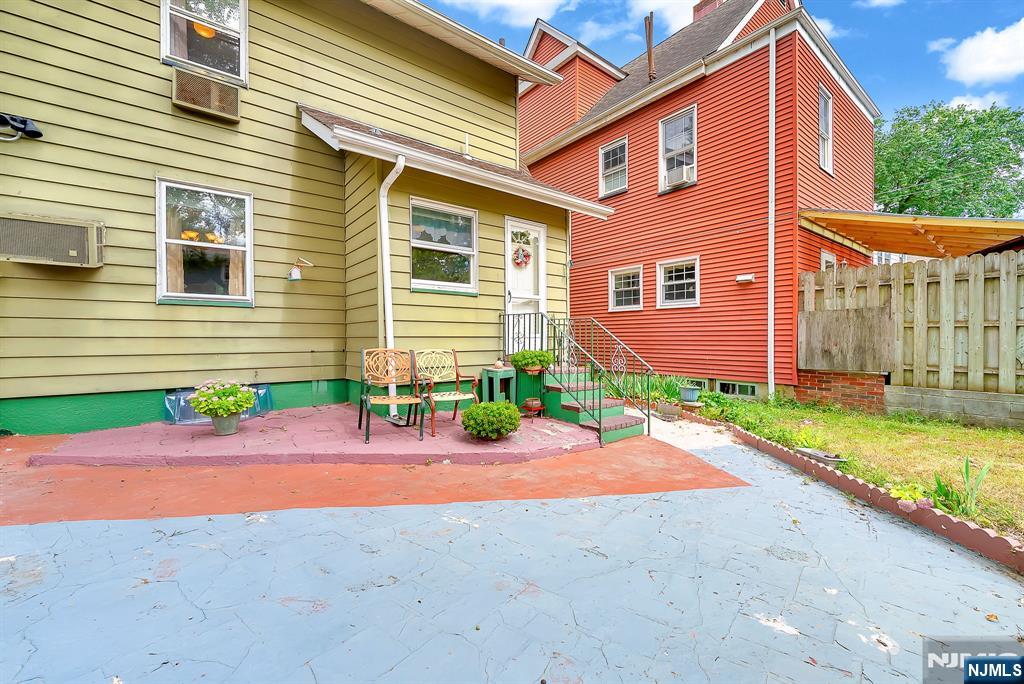 Photo 4 of Single family home for sale at 9 Halcyon, Bloomfield, NJ 07003 | MLS# 26034538 | Listing updated on 2026-09-20