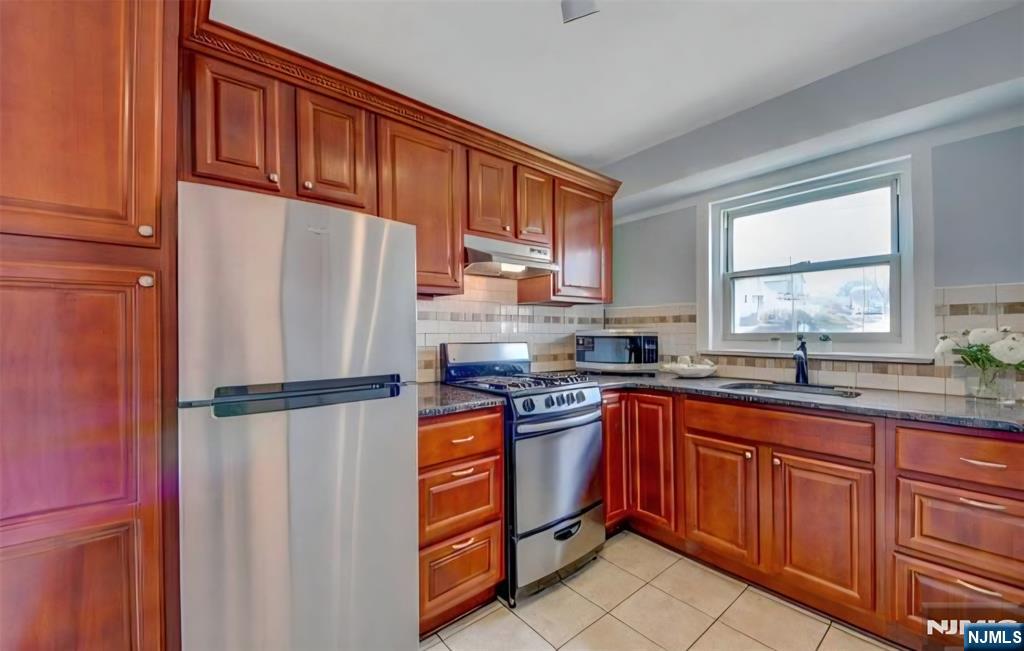 Photo 3 of Condo for sale at 370 Esplanade #21, Hackensack, NJ 07601 | MLS# 26034558 | Listing updated on 2026-09-15
