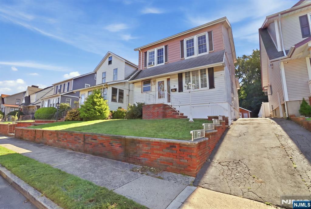 28 Perry Street - Photo 1