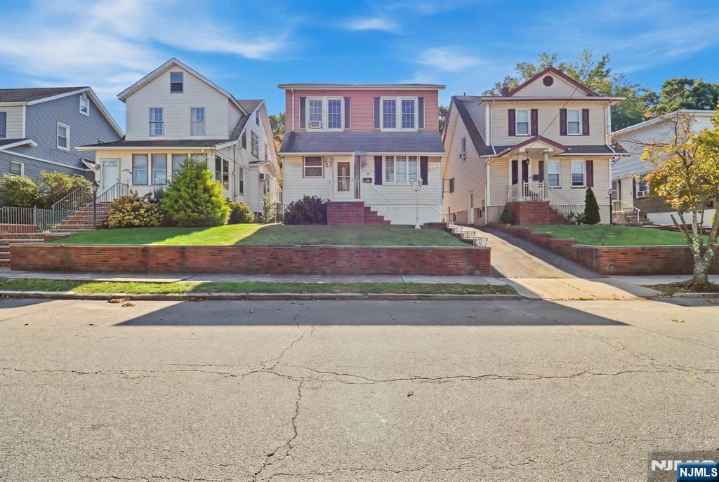 28 Perry Street - Photo 2