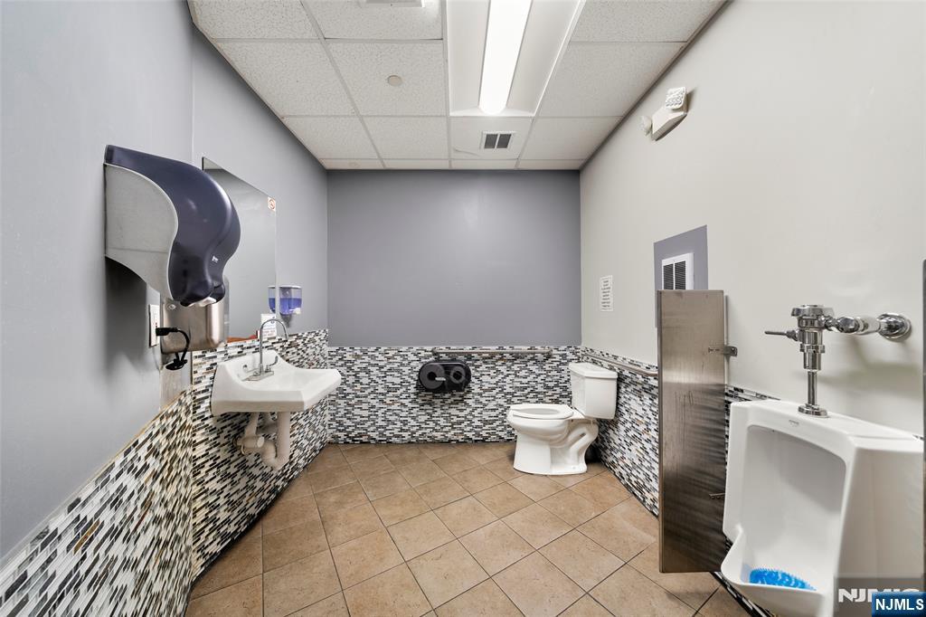 340 Paterson Avenue — photo 19