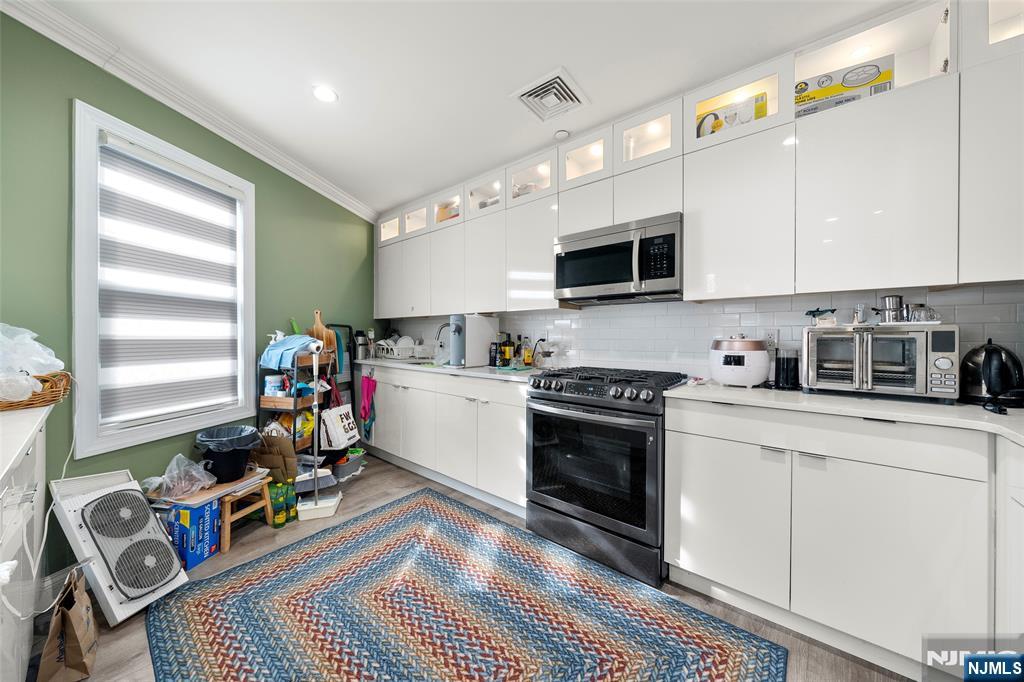 340 Paterson Avenue — photo 20