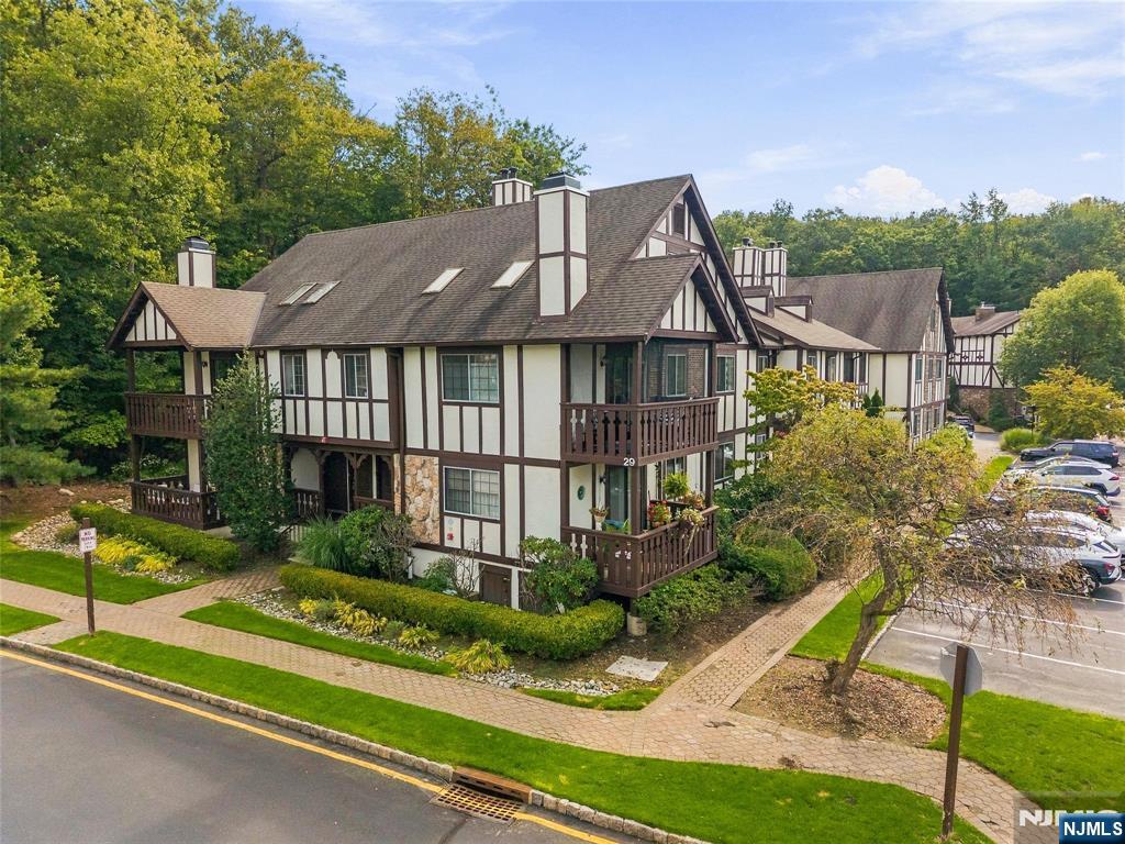 Photo 3 of Condo for sale at 2902 Mark Twain Way, Mahwah, NJ 07430 | MLS# 26034574 | Listing updated on 2026-09-18