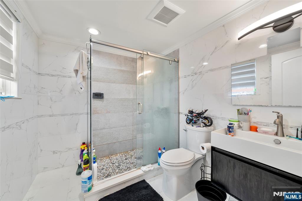 340 Paterson Avenue — photo 25