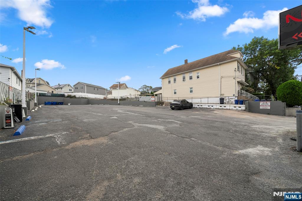 340 Paterson Avenue — photo 33