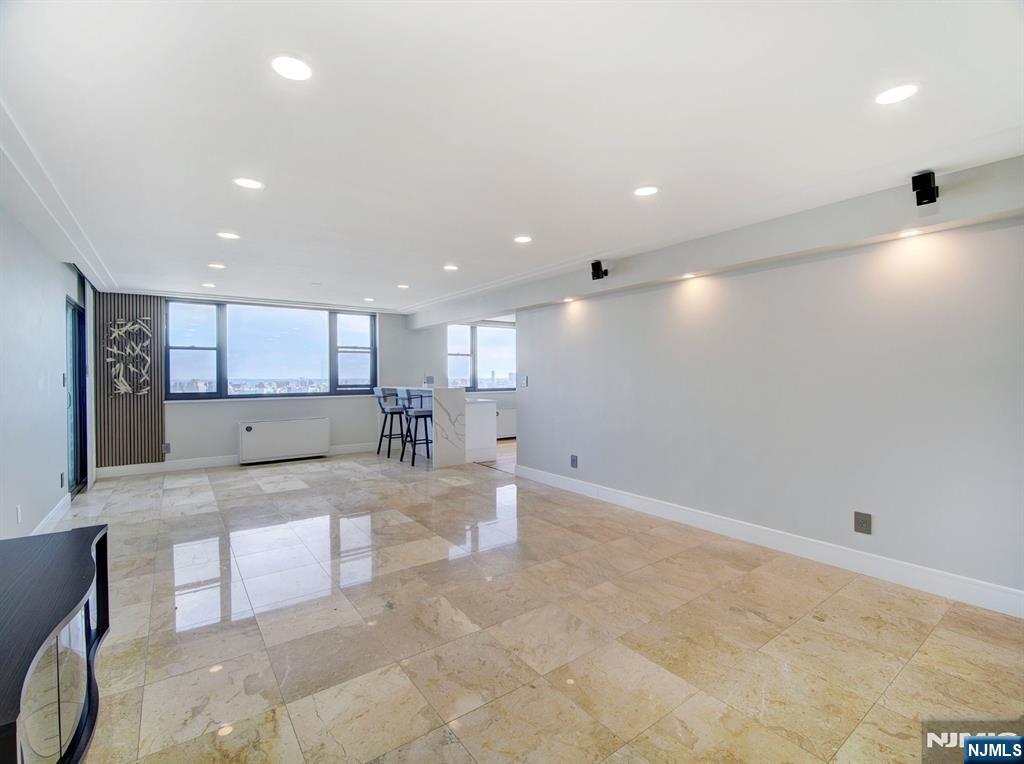 250 Gorge Road 29L - Photo 1