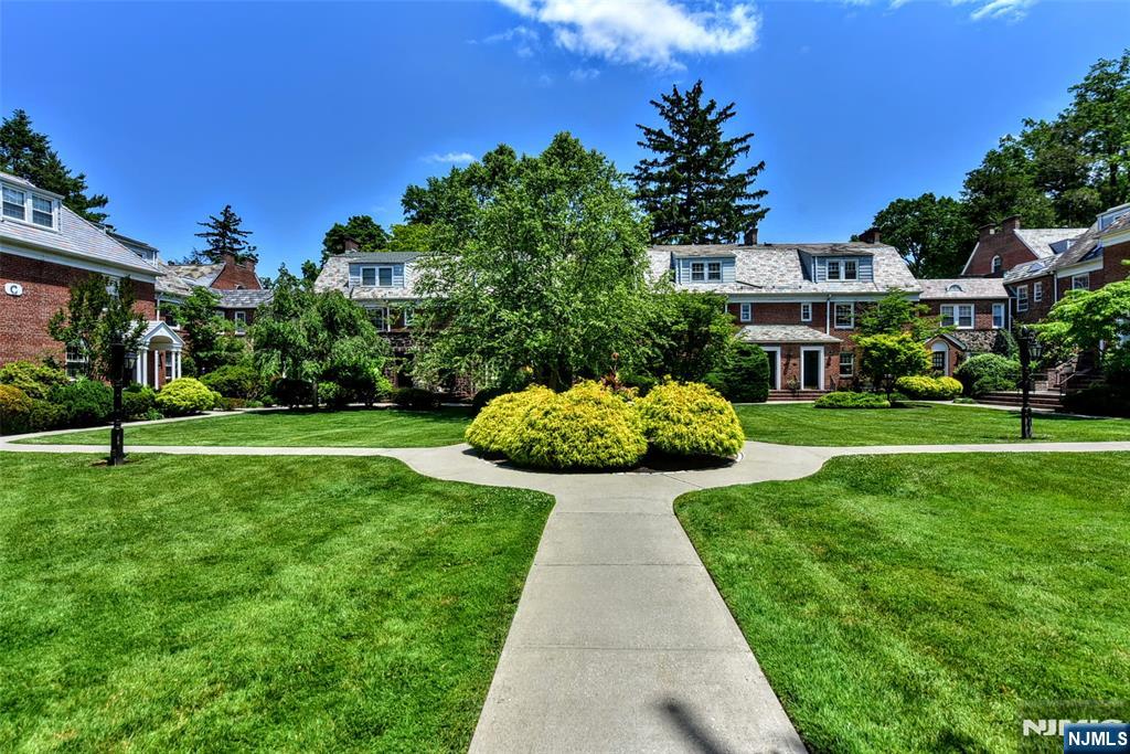 Photo 4 of Condo for sale at 185 E Palisade Ave #B1B, Englewood, NJ 07631 | MLS# 26034593 | Listing updated on 2026-09-16