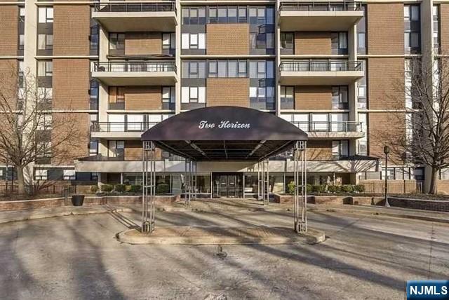 Photo 2 of Condo for sale at 2 Horizon Rd #1211, Fort Lee, NJ 07024 | MLS# 26034594 | Listing updated on 2026-09-19