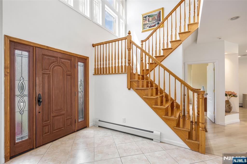 Photo 2 of Single family home for sale at 8 Marion Ct, Ho Ho Kus, NJ 07423 | MLS# 26034603 | Listing updated on 2026-09-16