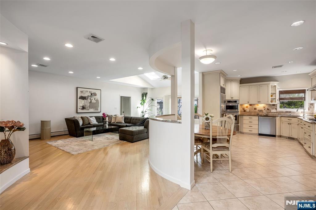 Photo 3 of Single family home for sale at 8 Marion Ct, Ho Ho Kus, NJ 07423 | MLS# 26034603 | Listing updated on 2026-09-16