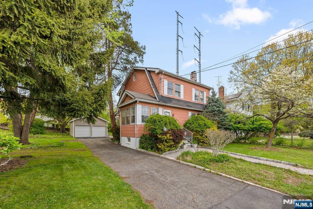 Photo 1 of Single family home for sale at 863 Pleasant Valley Way, West Orange, NJ 07052 | MLS# 26034607 | Listing updated on 2026-09-20