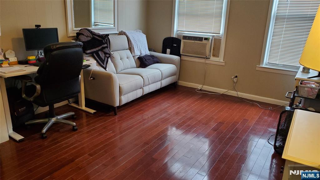 662 Bloomfield Avenue - Photo 2