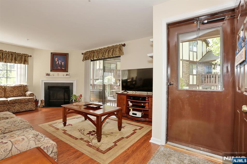 3916 Melville Court 3916 - Photo 5
