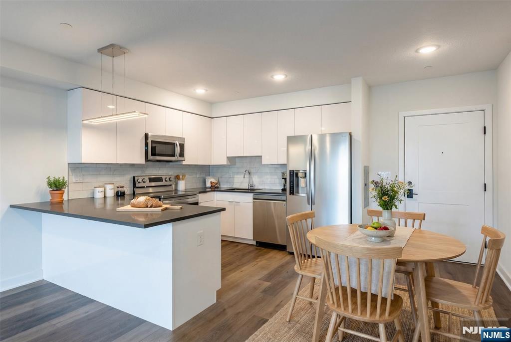 48 Grand Avenue 203 - Photo 2