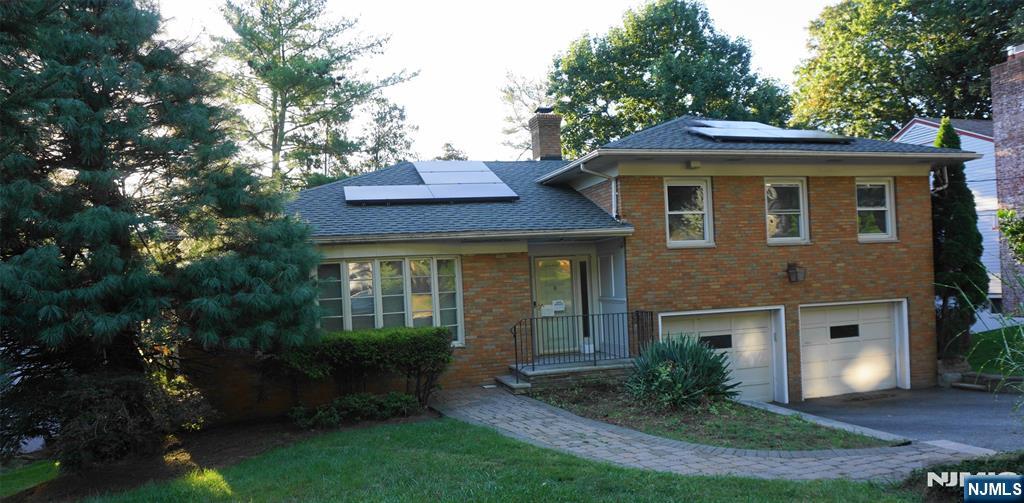 Photo 2 of Single family home for sale at 8 S Mountain Way, West Orange, NJ 07052 | MLS# 26034634 | Listing updated on 2026-09-18
