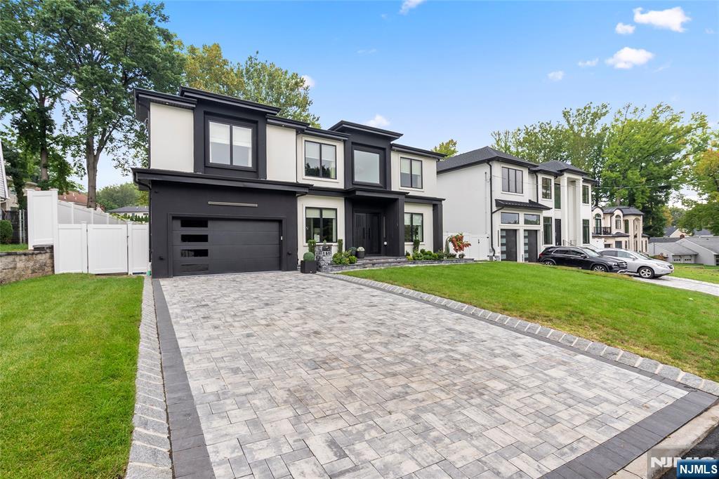 Photo 3 of Single family home for sale at 151 Stuart St, Paramus, NJ 07652 | MLS# 26034635 | Listing updated on 2026-09-19