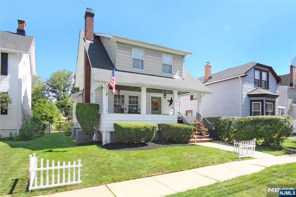 35 Essex Avenue - Photo 1