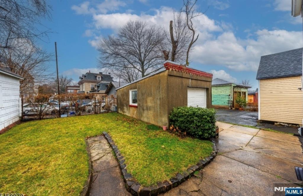 Photo 3 of Single family home for sale at 424 Frankfort St, Orange, NJ 07050 | MLS# 26034641 | Listing updated on 2026-09-15