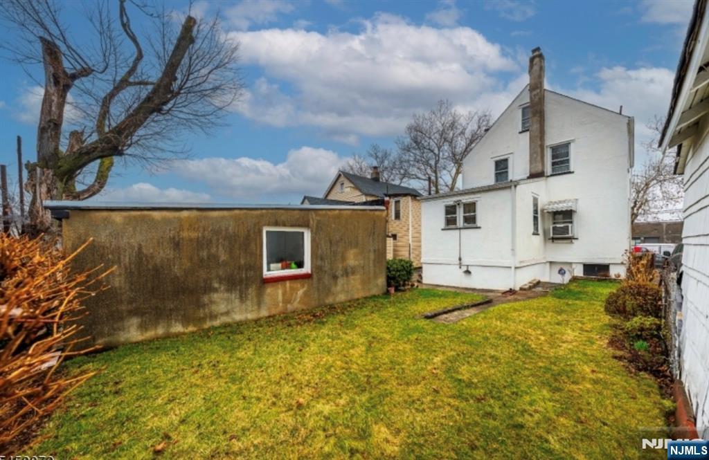 Photo 3 of Single family home for sale at 424 Frankfort St, Orange, NJ 07050 | MLS# 26034641 | Listing updated on 2026-09-15