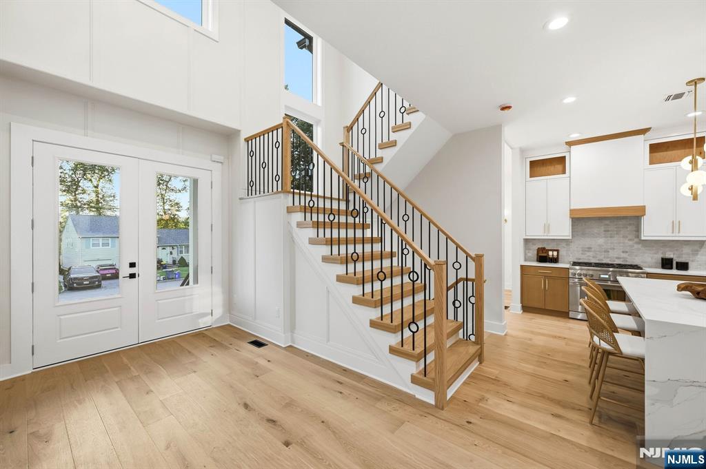 25 Claremont Avenue - Photo 2