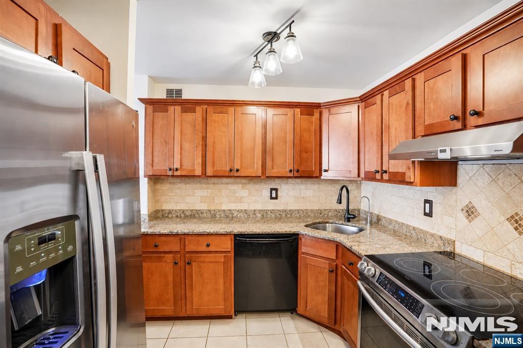 770 Anderson Avenue 11C - Photo 2