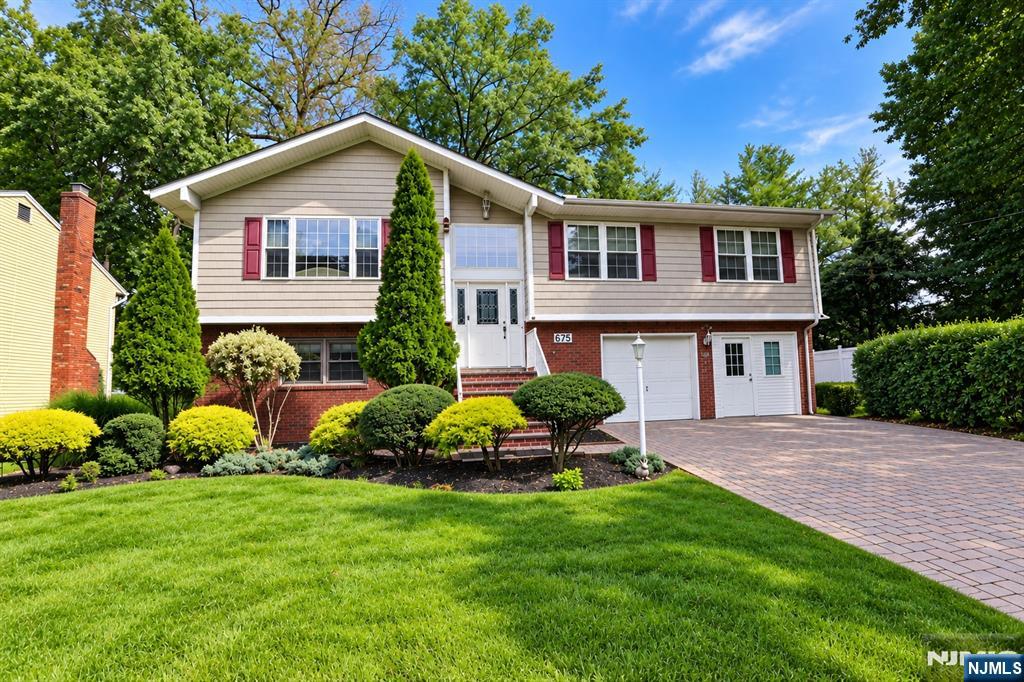 675 Columbia Street - Photo 1